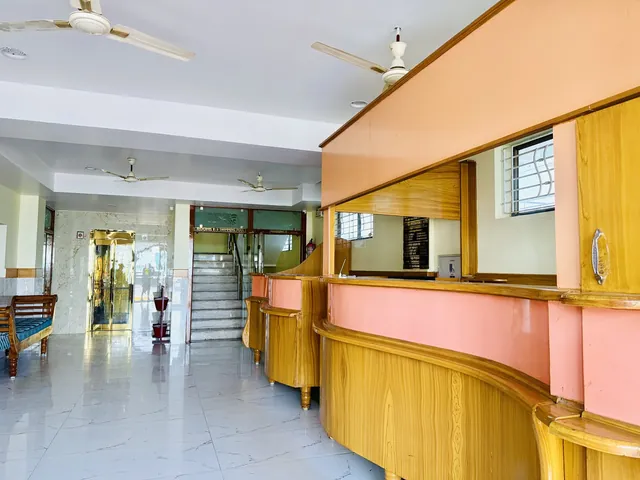 Grand Entrance & Front Facade