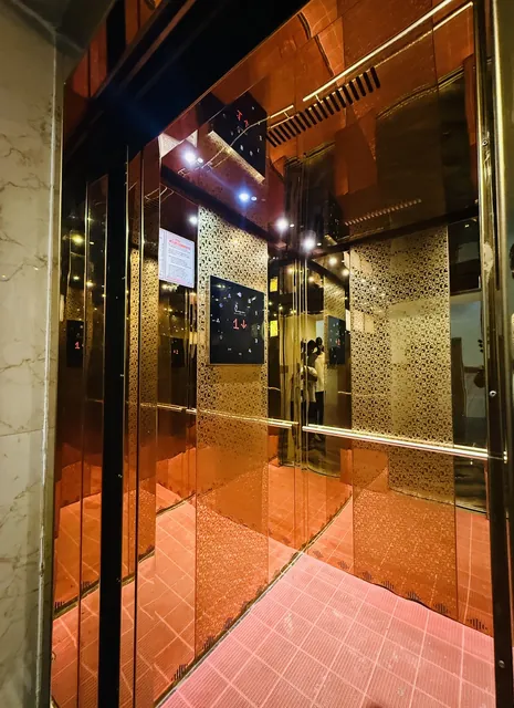 High-Speed Elevators & Corridors
