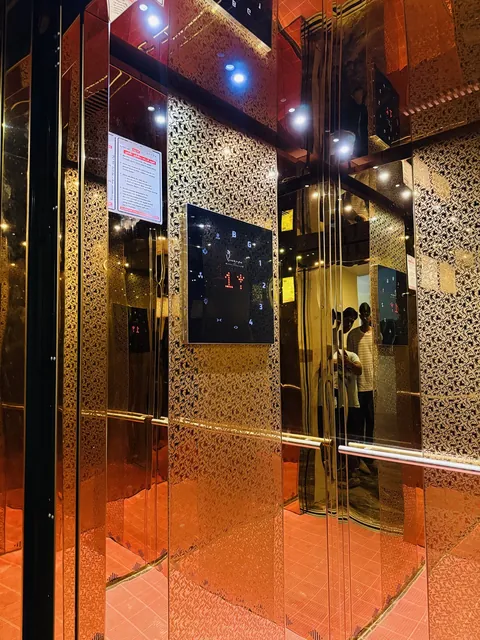 High-Speed Elevators & Corridors