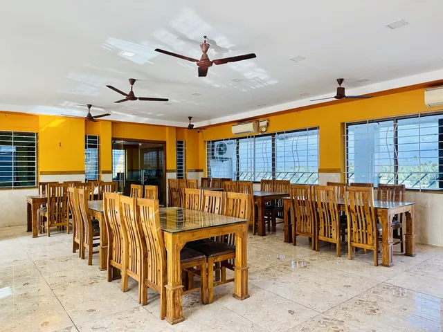 Multi-Cuisine Restaurant & Dining
